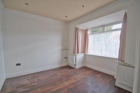 2 bedroom semi-detached bungalow for sale, Oakfield Gardens, Greenford