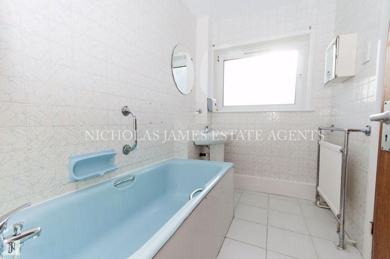 Maplin Close, Winchmore Hill, N21 1 bed apartment £1,300 pcm (£300 pw)