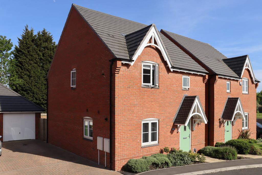 Front View / Car Standing &amp; Garage