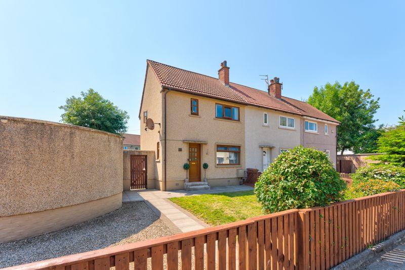 139 McKinlay Crescent, Irvine, KA12 8DS 2 bed semidetached villa £90,000