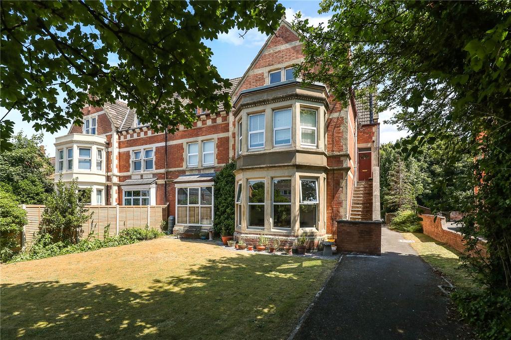 Berrow Road, BurnhamonSea, Somerset, TA8 1 bed apartment for sale £