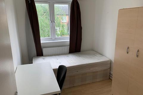4 bedroom flat to rent, Panama House, Beaumont Square, London, E1 4LZ