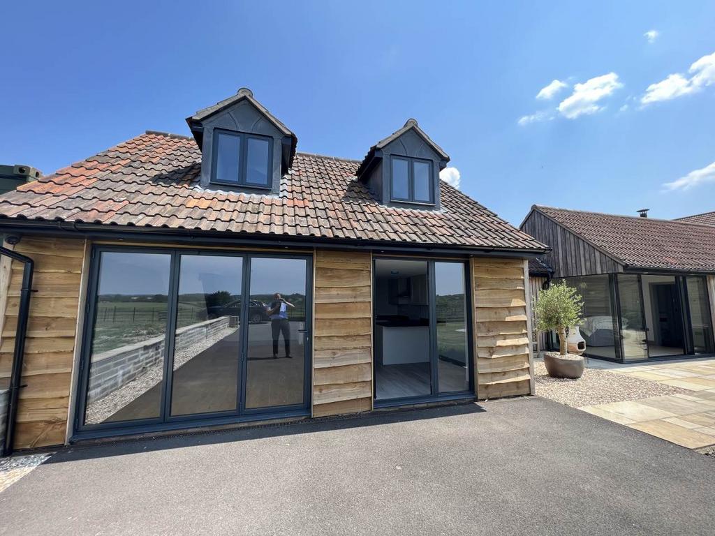 Mill Lane, Beckington, Nr Frome 1 bed detached house £900 pcm (£208 pw)
