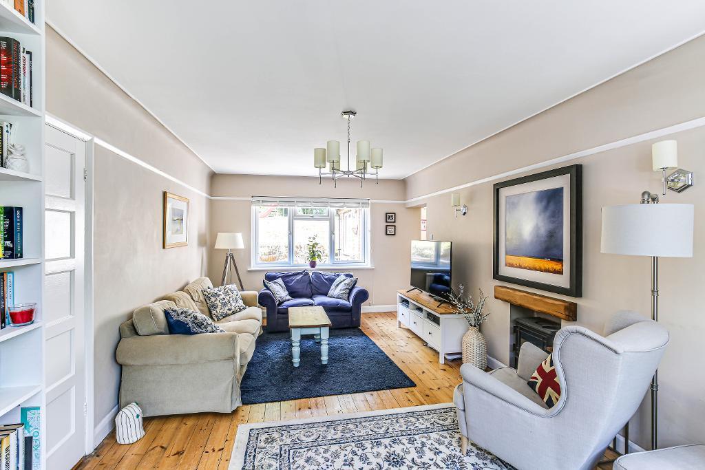 Hillbury Road, Warlingham, Surrey, CR6 9TE 4 bed detached house for