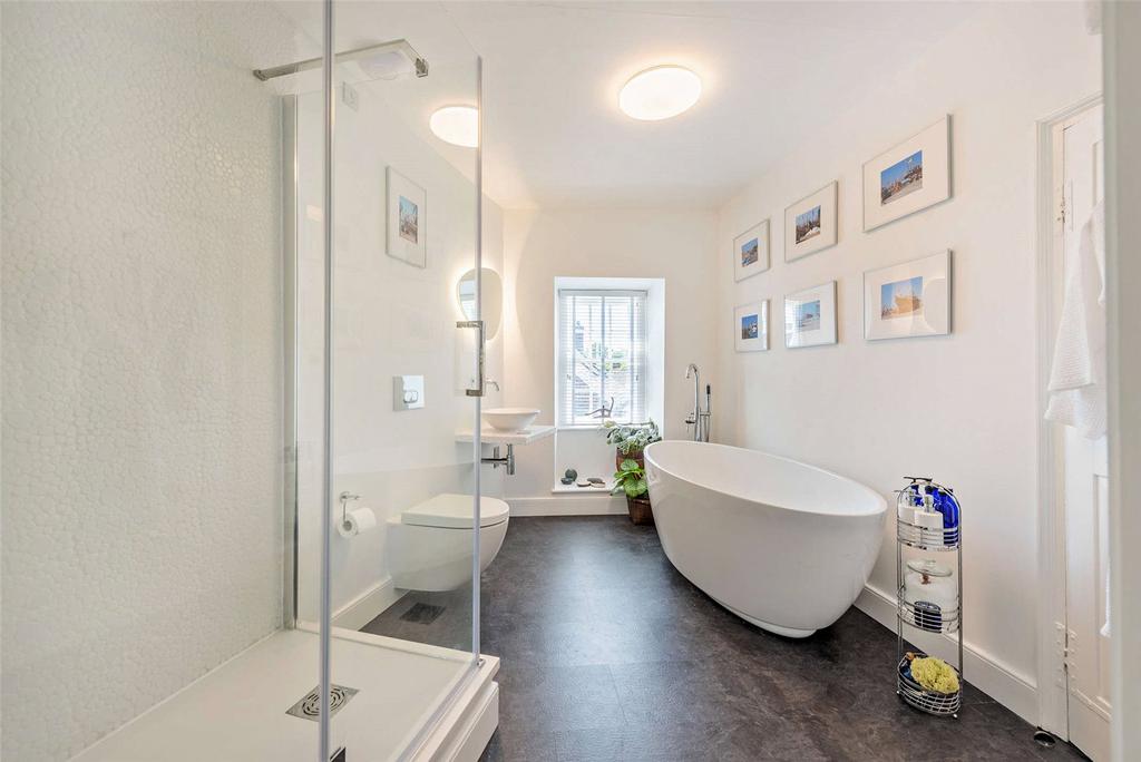 En Suite Bathroom