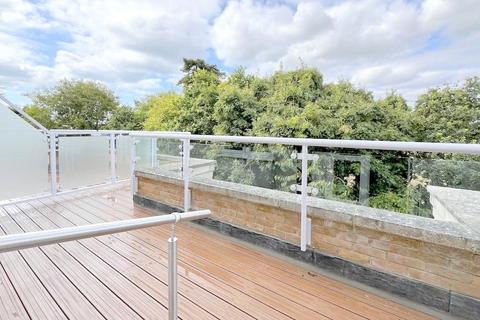 1 bedroom apartment for sale, Highview Court, Wortley Road, Highcliffe, Christchurch, Dorset, BH23