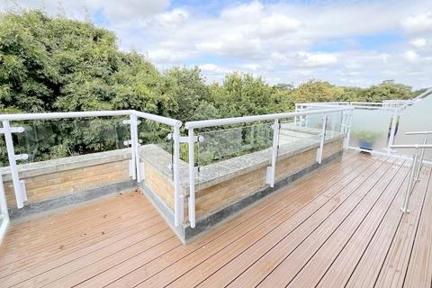 1 bedroom apartment for sale, Highview Court, Wortley Road, Highcliffe, Christchurch, Dorset, BH23