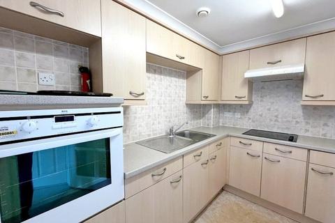 1 bedroom apartment for sale, Highview Court, Wortley Road, Highcliffe, Christchurch, Dorset, BH23