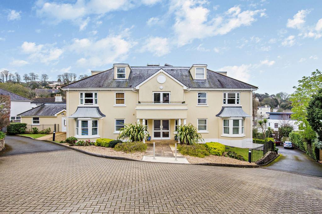 Lower Warberry Road, Torquay TQ1 2 bed apartment £220,000