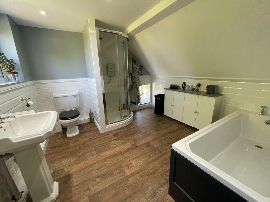 En Suite / Bathroom