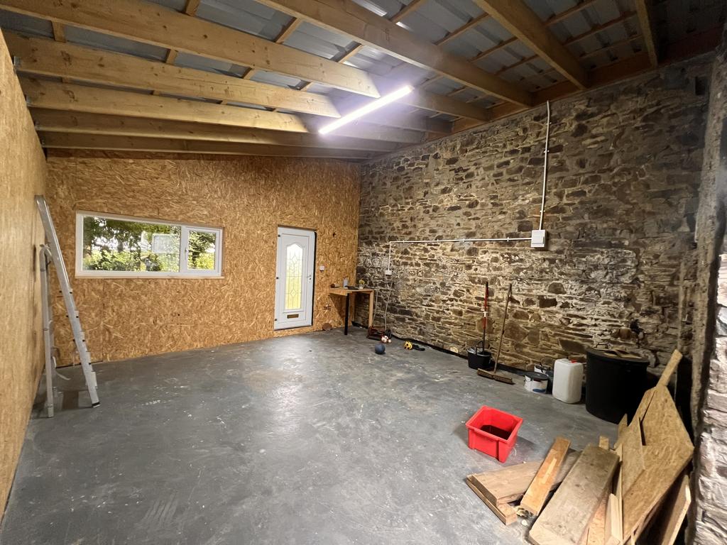 Garage / Workshop