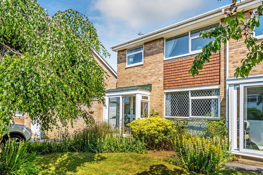 Churchfield, Edenbridge, TN8 3 bed semidetached house for sale £450,000
