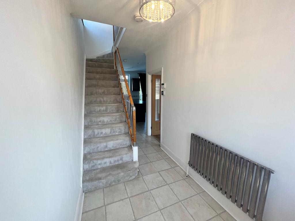 Hill Rise, Potters Bar, EN6 4 bed semidetached house to rent £2,450