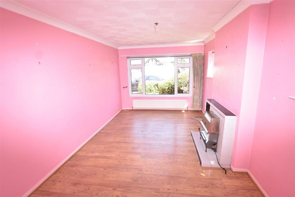Atherstone Road, Canvey Island SS8 3 bed chalet for sale £300,000