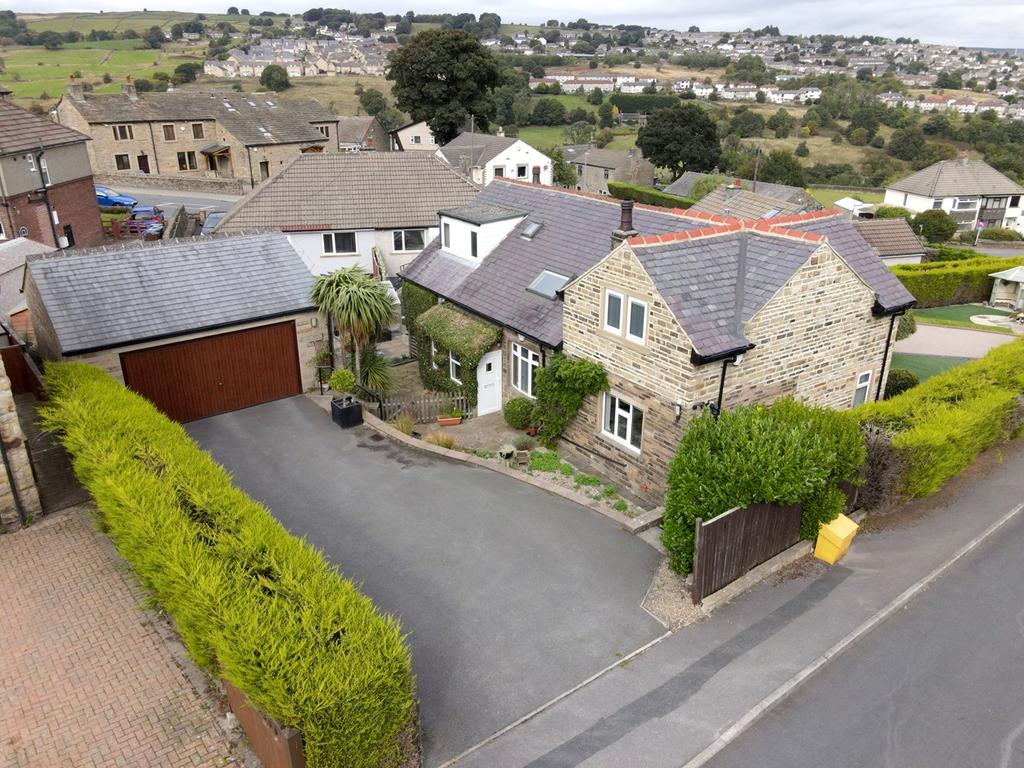 Fell Lane, Keighley, BD22 4 bed detached house for sale £385,000