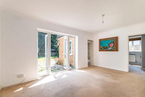 83 Hatch Gardens, Tadworth, KT20 5LD