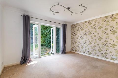 83 Hatch Gardens, Tadworth, KT20 5LD