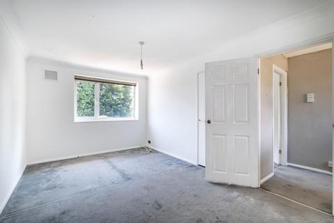 83 Hatch Gardens, Tadworth, KT20 5LD