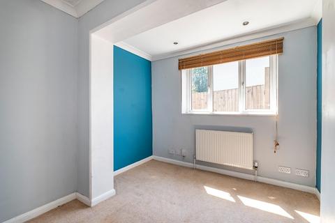 83 Hatch Gardens, Tadworth, KT20 5LD