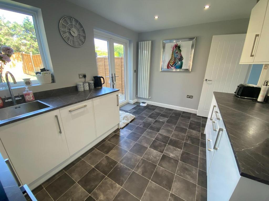 Wilford Avenue, Wakes Meadow, Northampton NN3 2 bed semidetached house