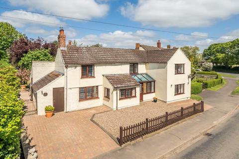 4 bedroom cottage for sale, Main Road, Belchford, Horncastle