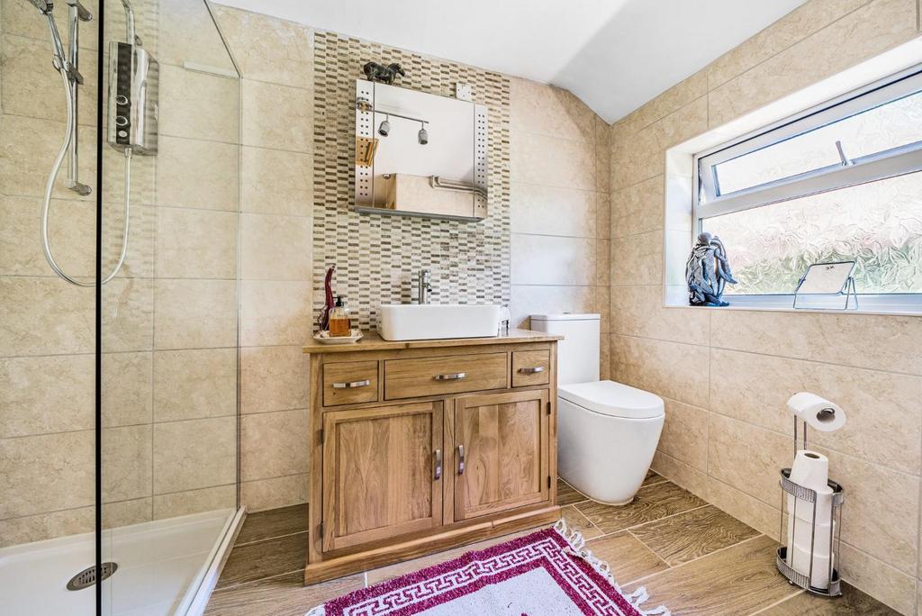 DOWNSTAIRS SHOWER ROOM (1 of 2 bathrooms).jpg