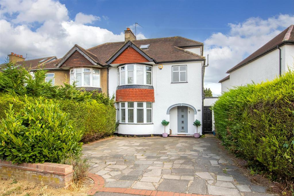 Loom Lane, Radlett 4 bed semidetached house for sale £1,025,000