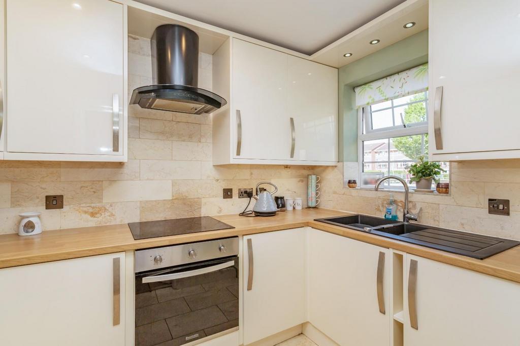 8558618-interior08.jpg