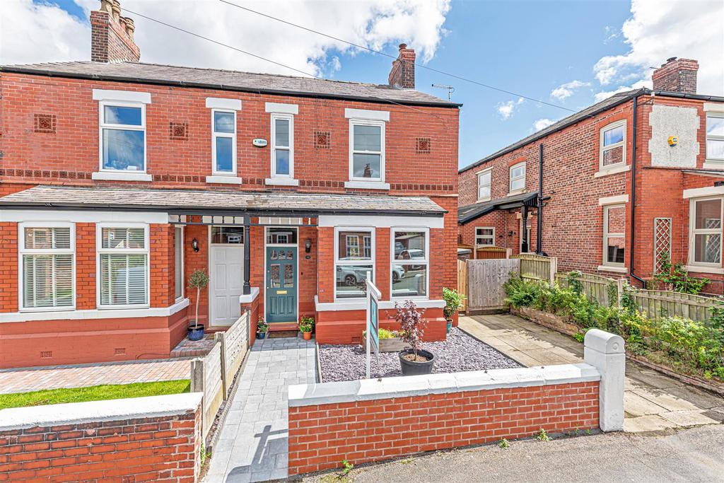Albert Road, Grappenhall, Warrington... 4 bed semidetached house £