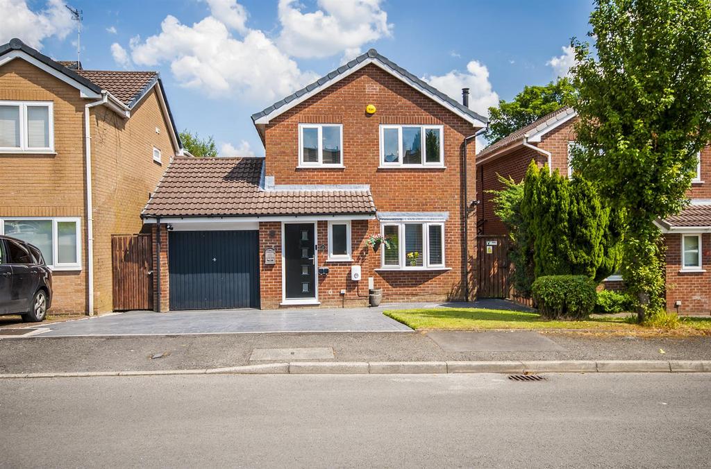 Falstone Avenue, Ramsbottom, Bury 4 bed detached house £400,000