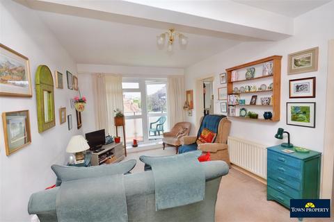 1 bedroom flat for sale, Old Orchard Road, Eastbourne