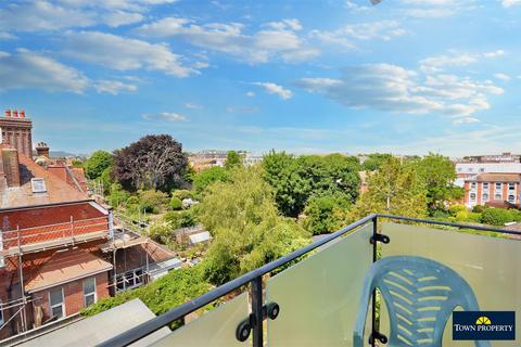 1 bedroom flat for sale, Old Orchard Road, Eastbourne