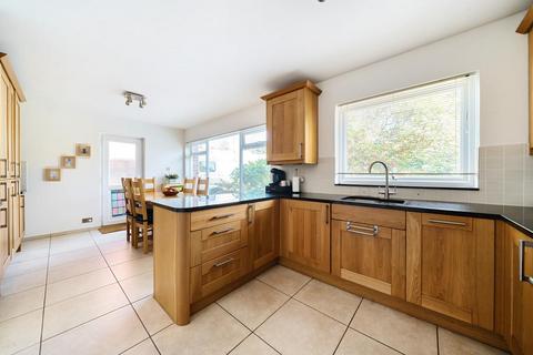 4 bedroom detached house for sale - Heathfield Road, Hiltingbury, Chandler's Ford