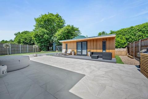 45 Fernhurst Road, Ashford, TW15 1AQ