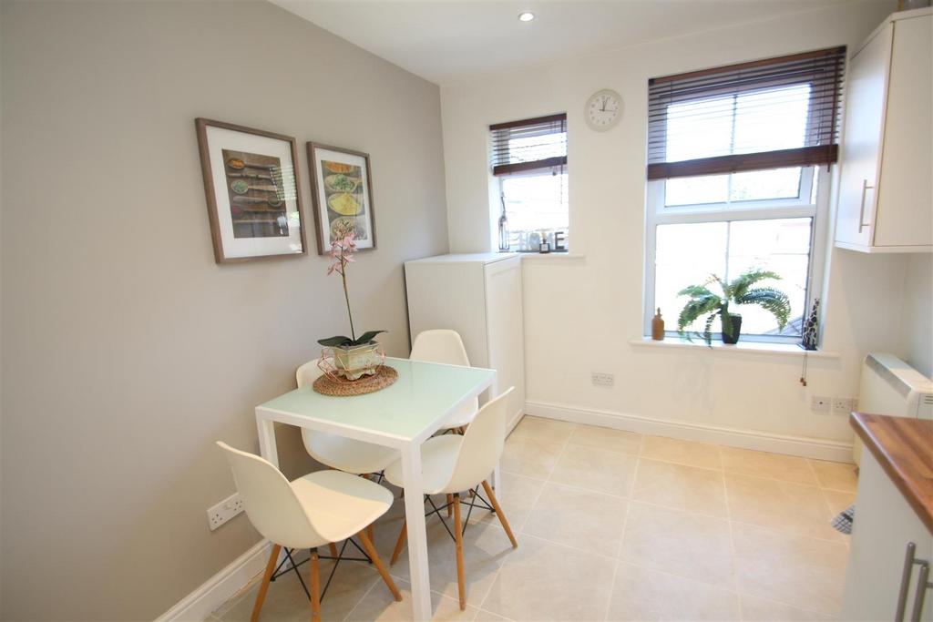 Fowlers Road, Salisbury 2 bed flat £219,950