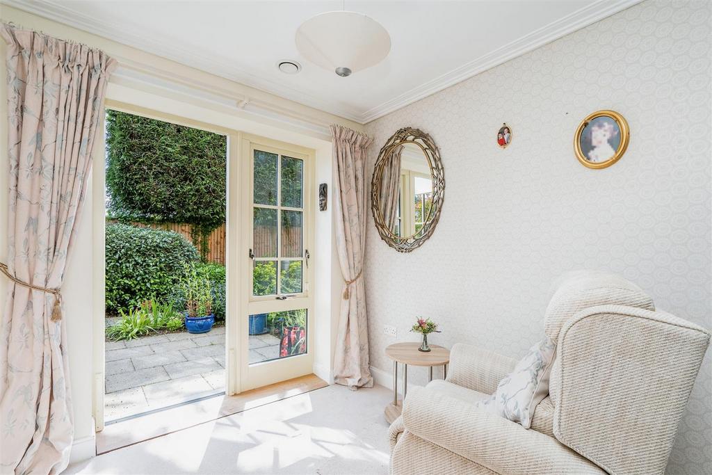 Wykeham Court, Winchester Road, Wickham, Fareham 1 bed apartment £275,000