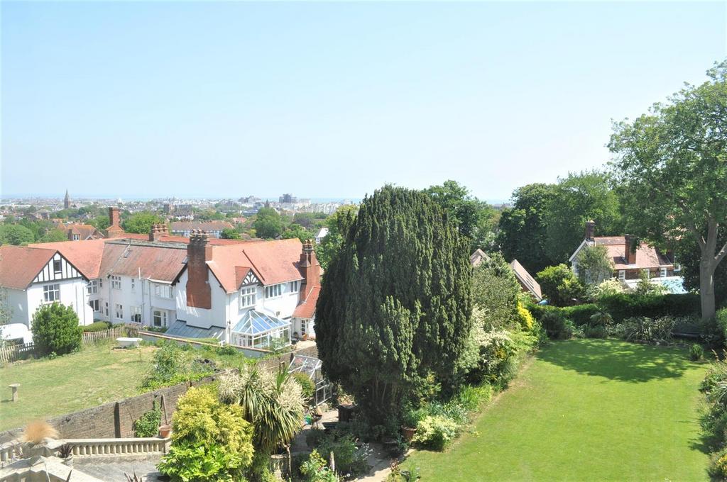 Meads Road, Meads, Eastbourne 4 bed flat for sale £350,000