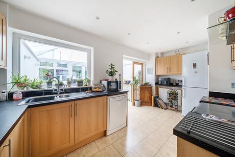 4 Hillside Road, Lower Stondon, Henlow, SG16 6LQ