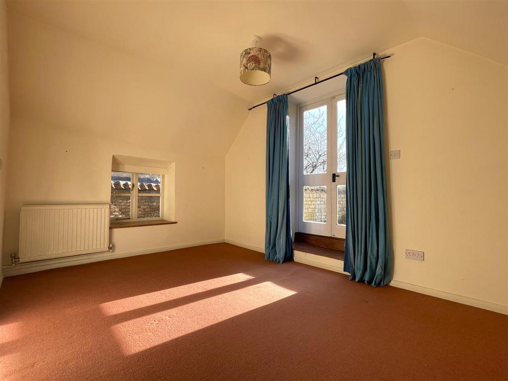 Sun room/bedroom 5