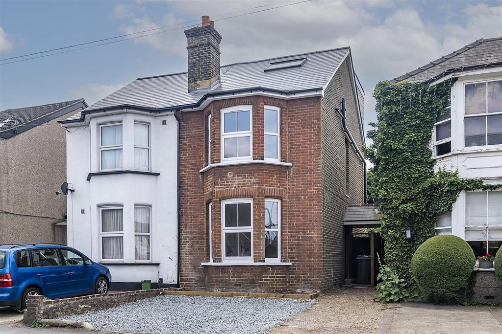 Hook Road, Epsom 4 bed semidetached house £700,000