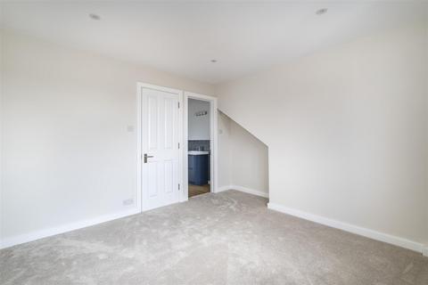 59 Hook Road, Epsom, KT19 8TP