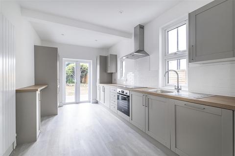 59 Hook Road, Epsom, KT19 8TP
