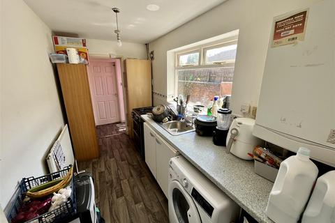 3 bedroom end of terrace house for sale, New Road, Dudley, DY2