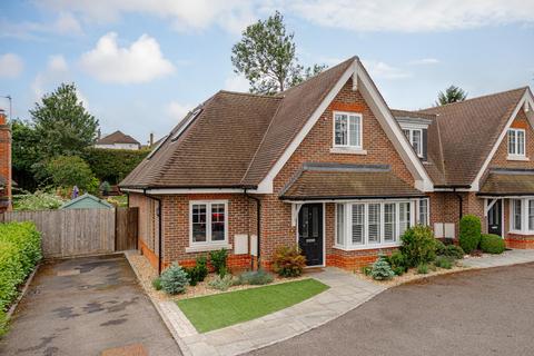 4 Downs Reach, Epsom, KT17 3DJ