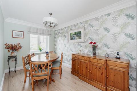 4 Downs Reach, Epsom, KT17 3DJ