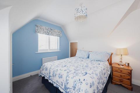 4 Downs Reach, Epsom, KT17 3DJ