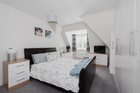 4 Downs Reach, Epsom, KT17 3DJ