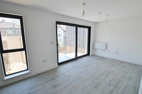 2 bedroom flat for sale, Ye Corner, Watford WD19