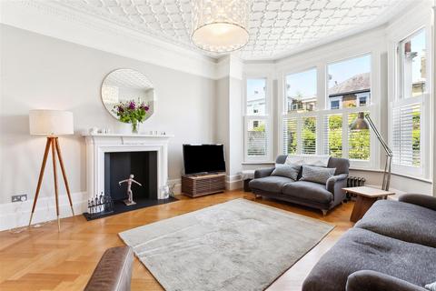 32 Grosvenor Road, London, W4 4EG