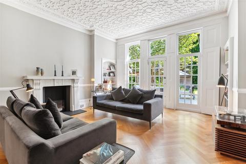 32 Grosvenor Road, London, W4 4EG